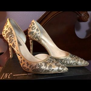 Gorgeous rhinestone shoes! In gold, black & white!